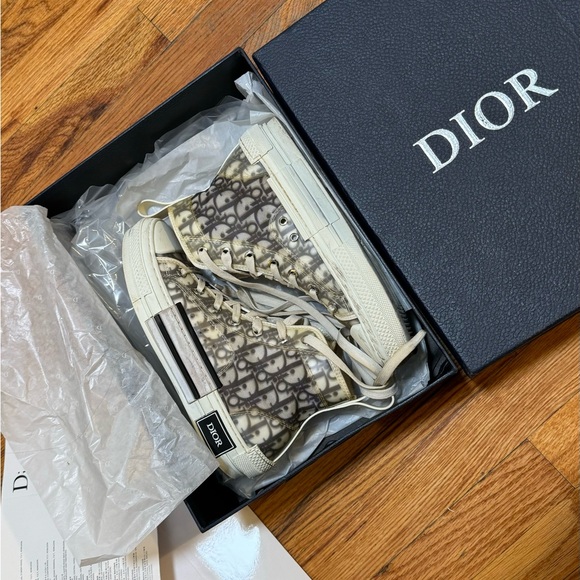 Dior White and Black High-Top Sneakers - Picture 2 of 8